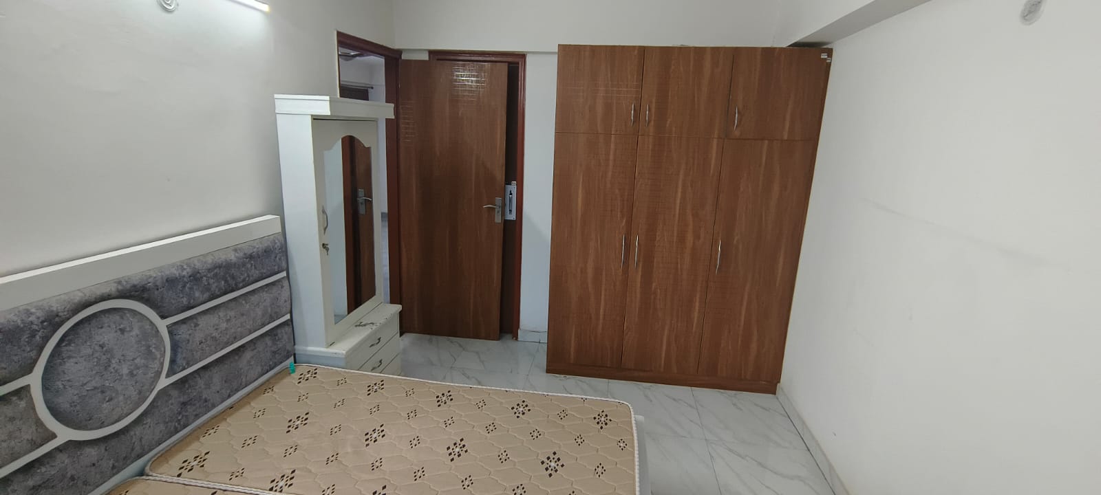 Property Preview - 2 BHK Apartment in Near Hotel Regenta in Noida In Flat #105A, Noida